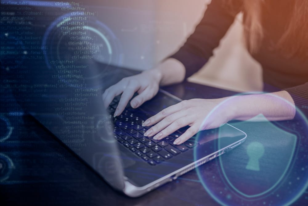 Prácticas esenciales de criptografía y gestión de claves para proteger los datos en la nube