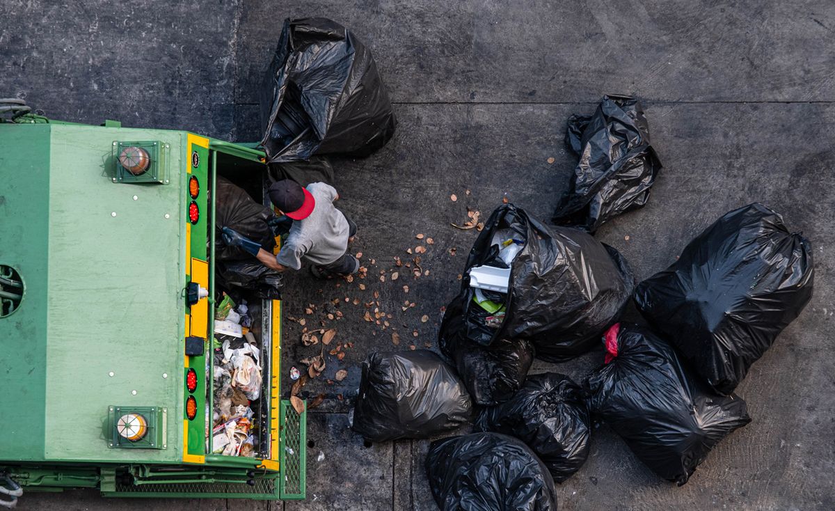 Basura entra, basura sale