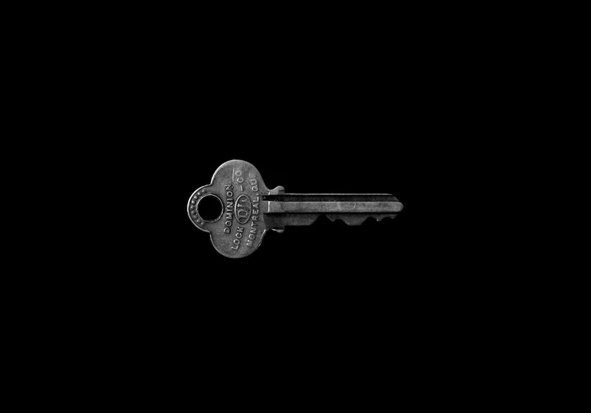 Alternativas de seguridad a JWTs: PASETO o Sesiones Server-Side